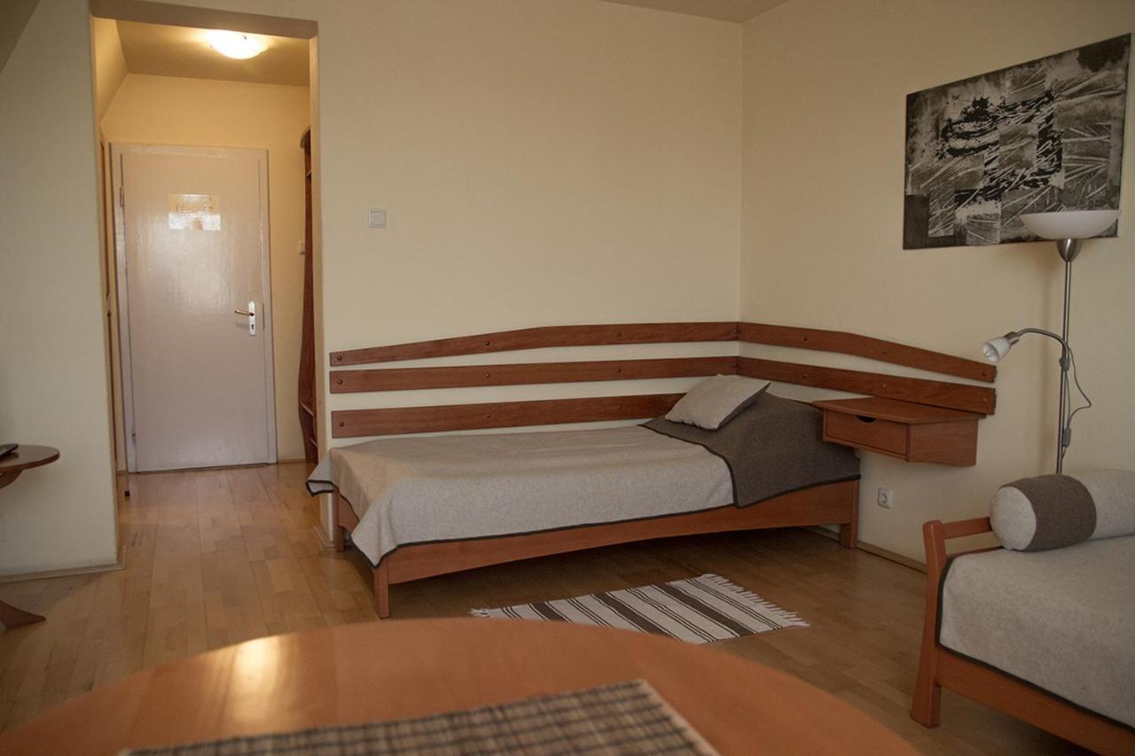The Zen Hotel - Posticum Oradea Bagian luar foto
