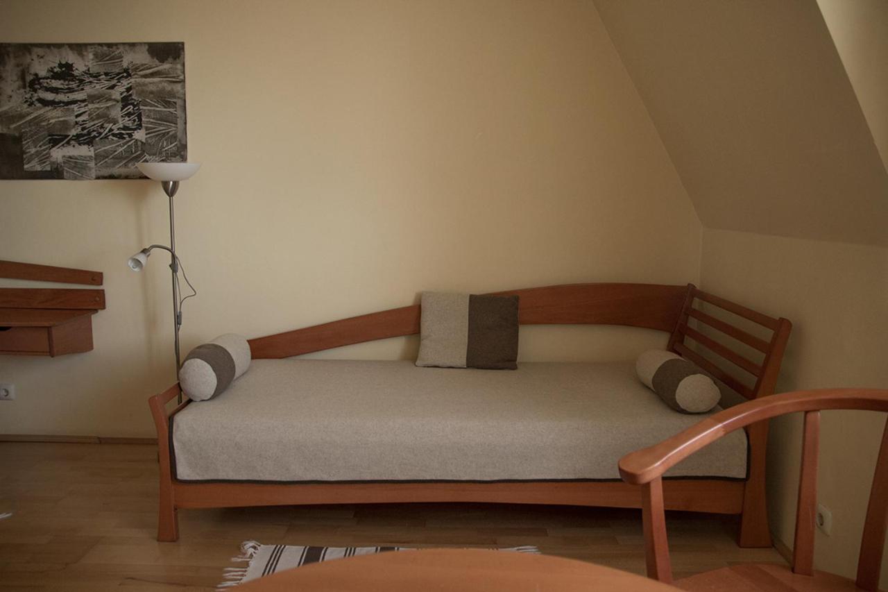 The Zen Hotel - Posticum Oradea Bagian luar foto