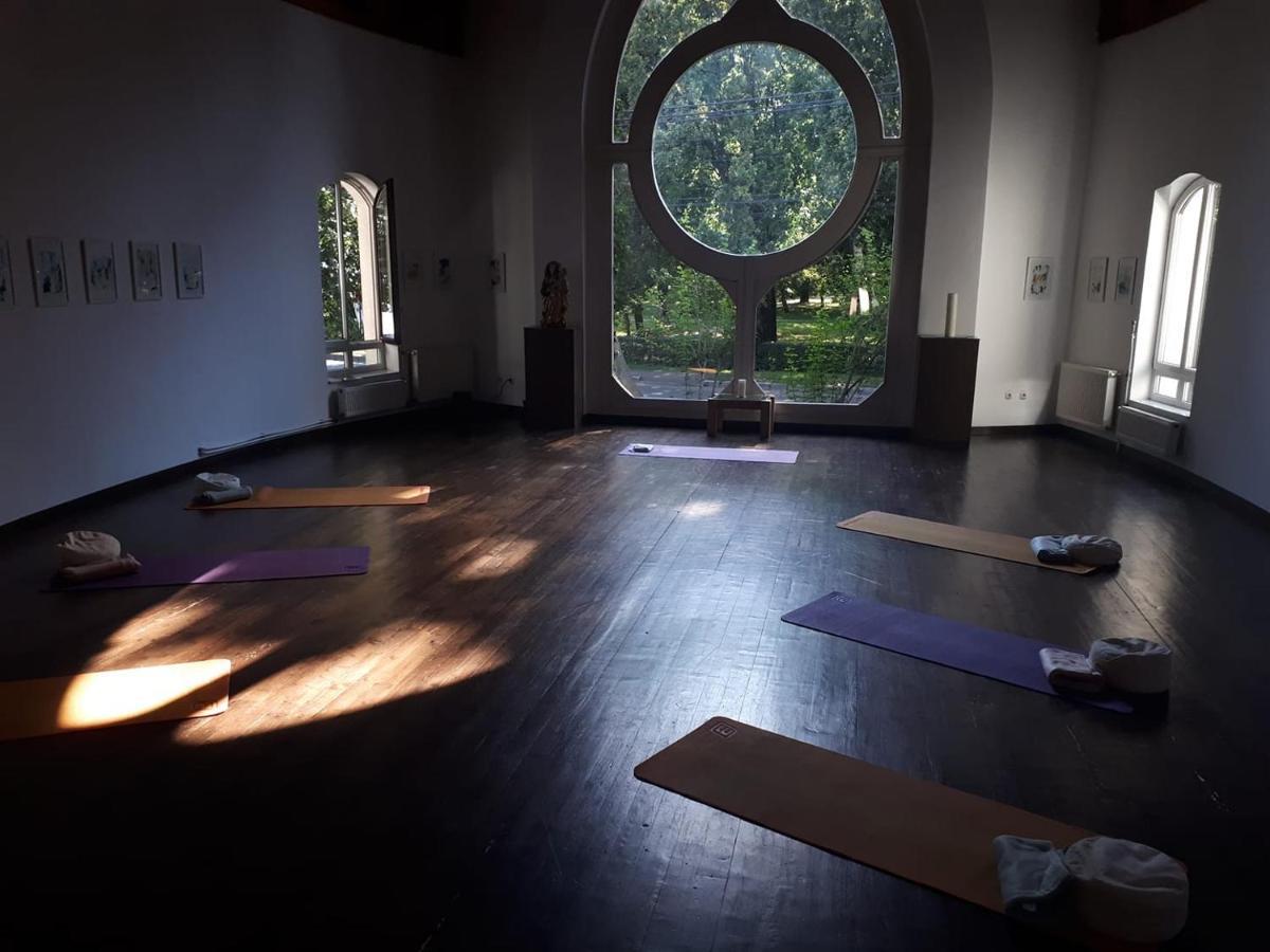 The Zen Hotel - Posticum Oradea Bagian luar foto