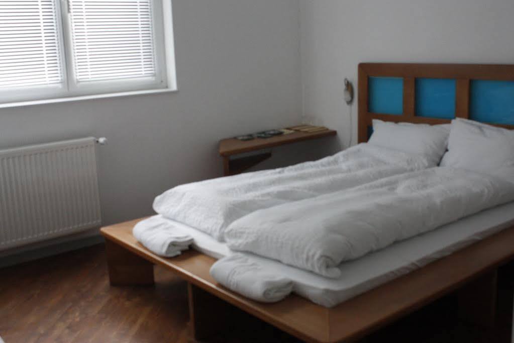The Zen Hotel - Posticum Oradea Bagian luar foto