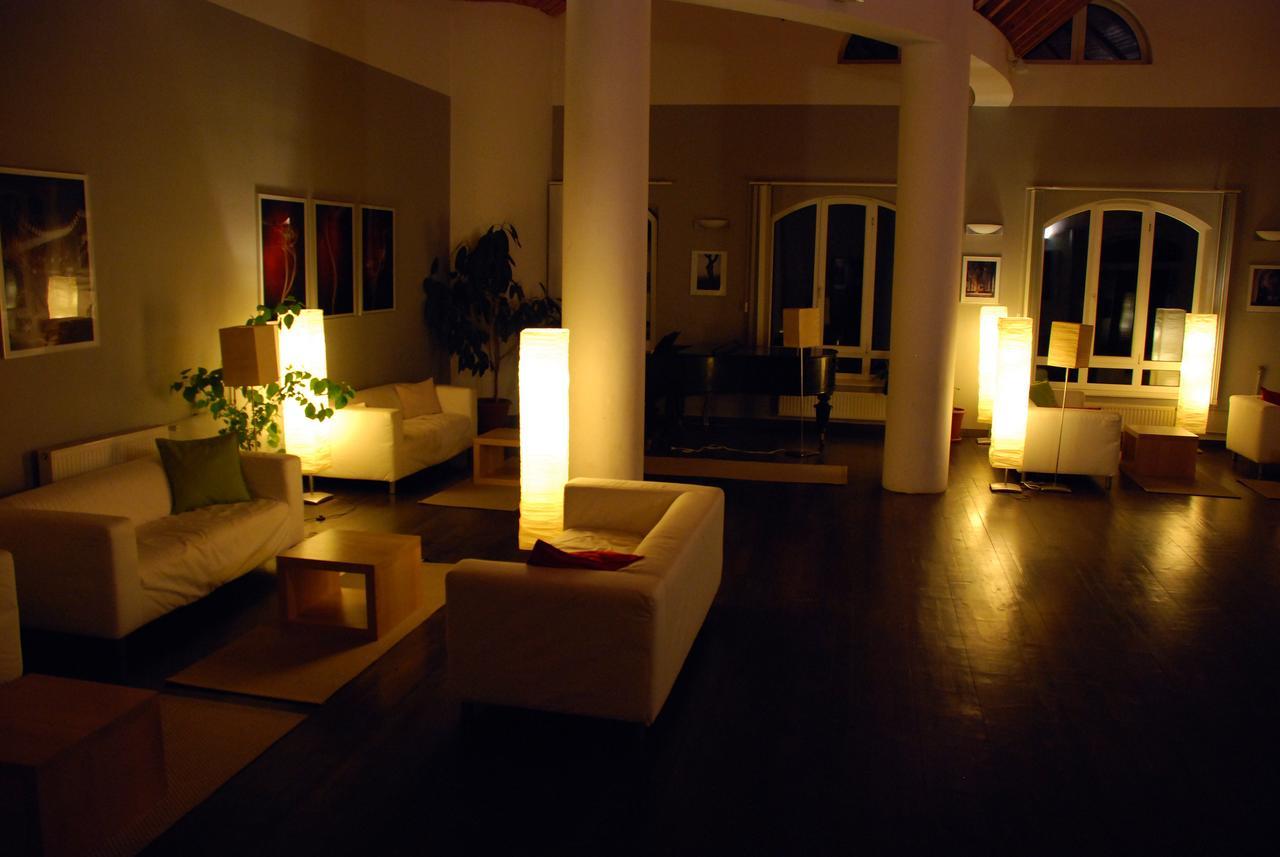 The Zen Hotel - Posticum Oradea Bagian luar foto