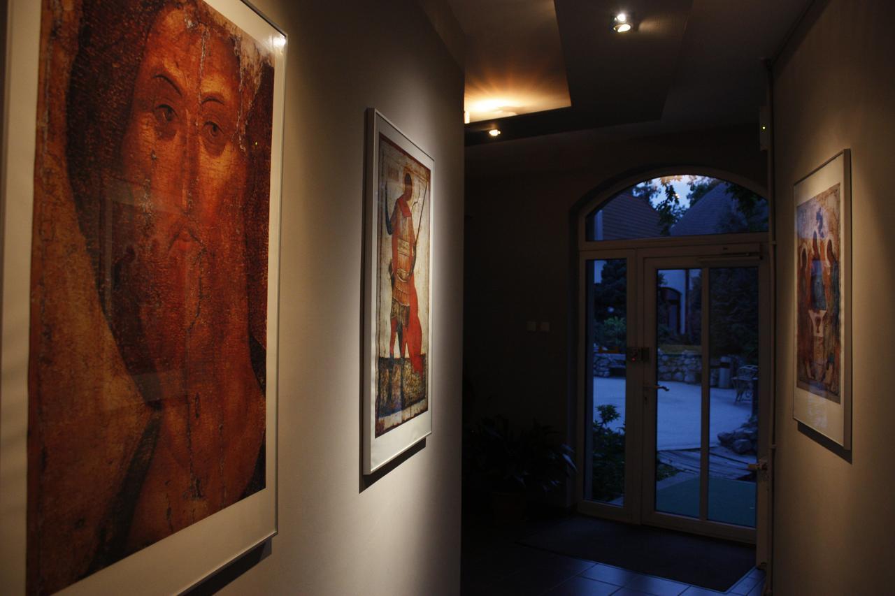 The Zen Hotel - Posticum Oradea Bagian luar foto