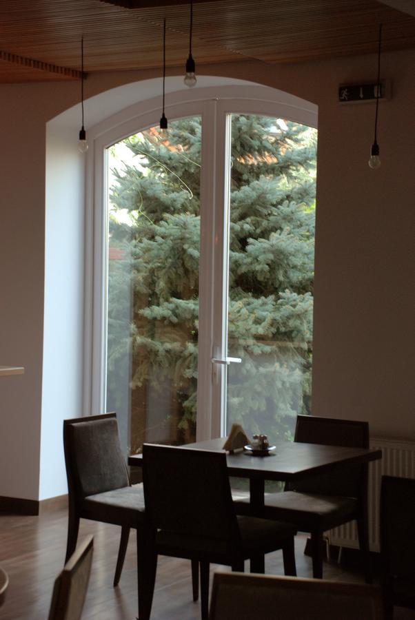 The Zen Hotel - Posticum Oradea Bagian luar foto