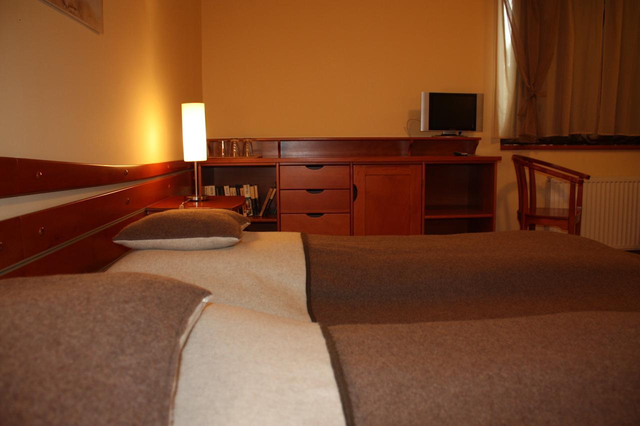 The Zen Hotel - Posticum Oradea Bagian luar foto